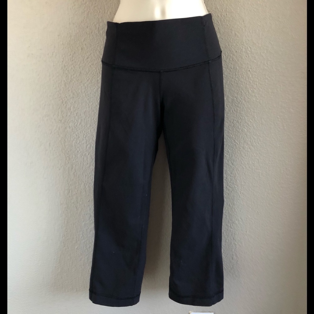 Lululemon size 4 black crop leggings